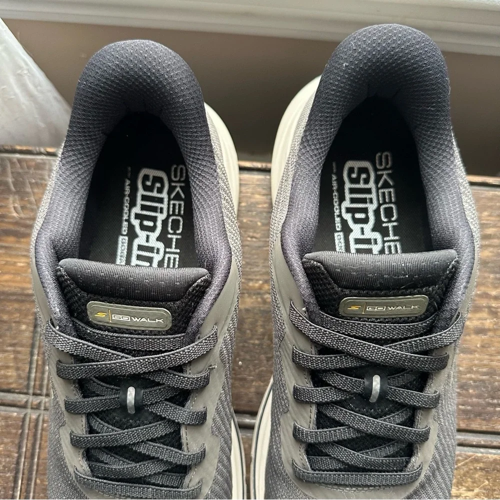 Skechers Hands Free Slip-in Sneakers‎ in GO WALK 8 Pate